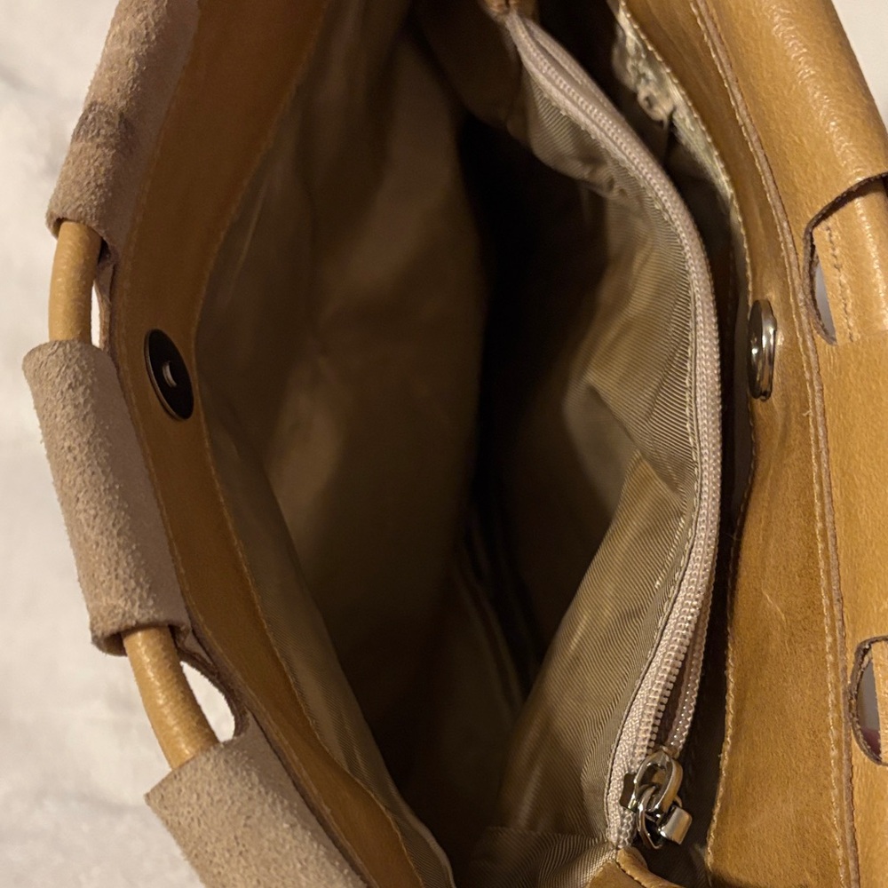 Arcadia Tan Floral Shoulder Bag - Picture 3 of 8